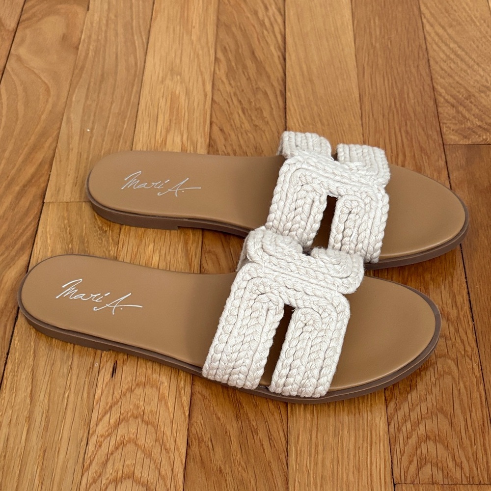 Mari A. Sandals